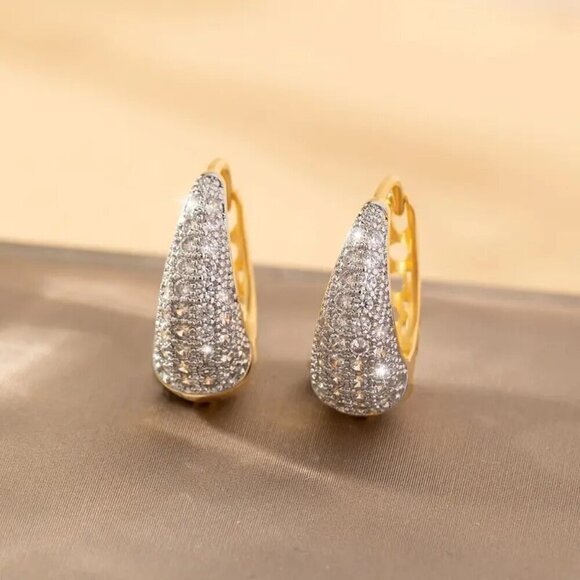 Pave Crystal Huggie Earrings Gold Tone Oval Sparkly Hoops NEW - Picture 3 of 6